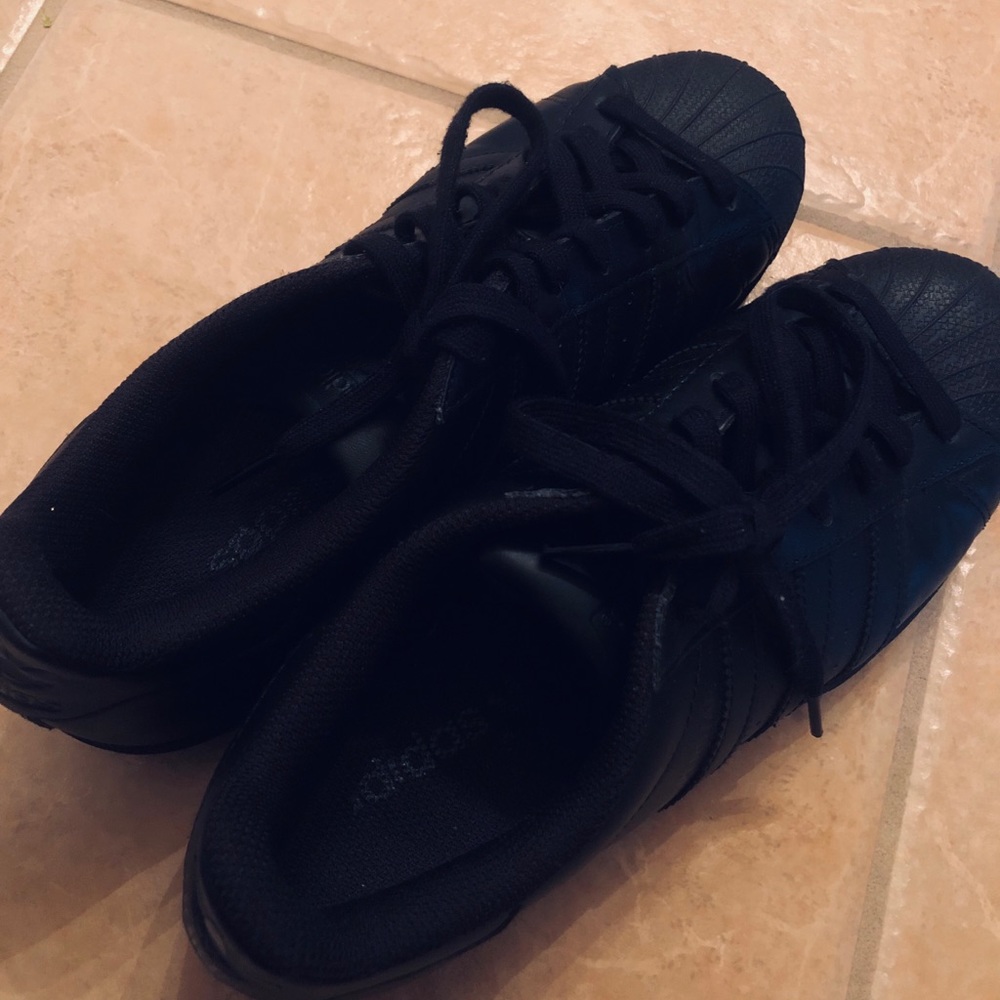 ADIDAS SUPERSTAR Men 8 Shoes NWOT